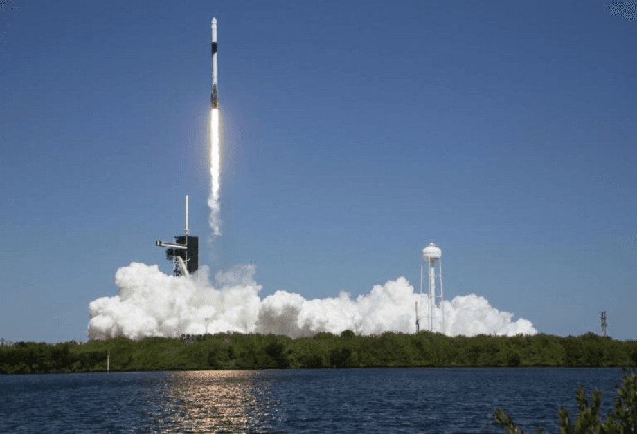USA: décollage de la première mission privée vers la Station spatiale internationale