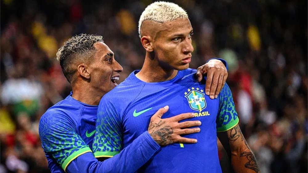 Thiago Silva, "attristé" par le racisme: "Des choses comme ça n'arrêtent pas d'arriver... ce n'est PAS du football!" - vidéo