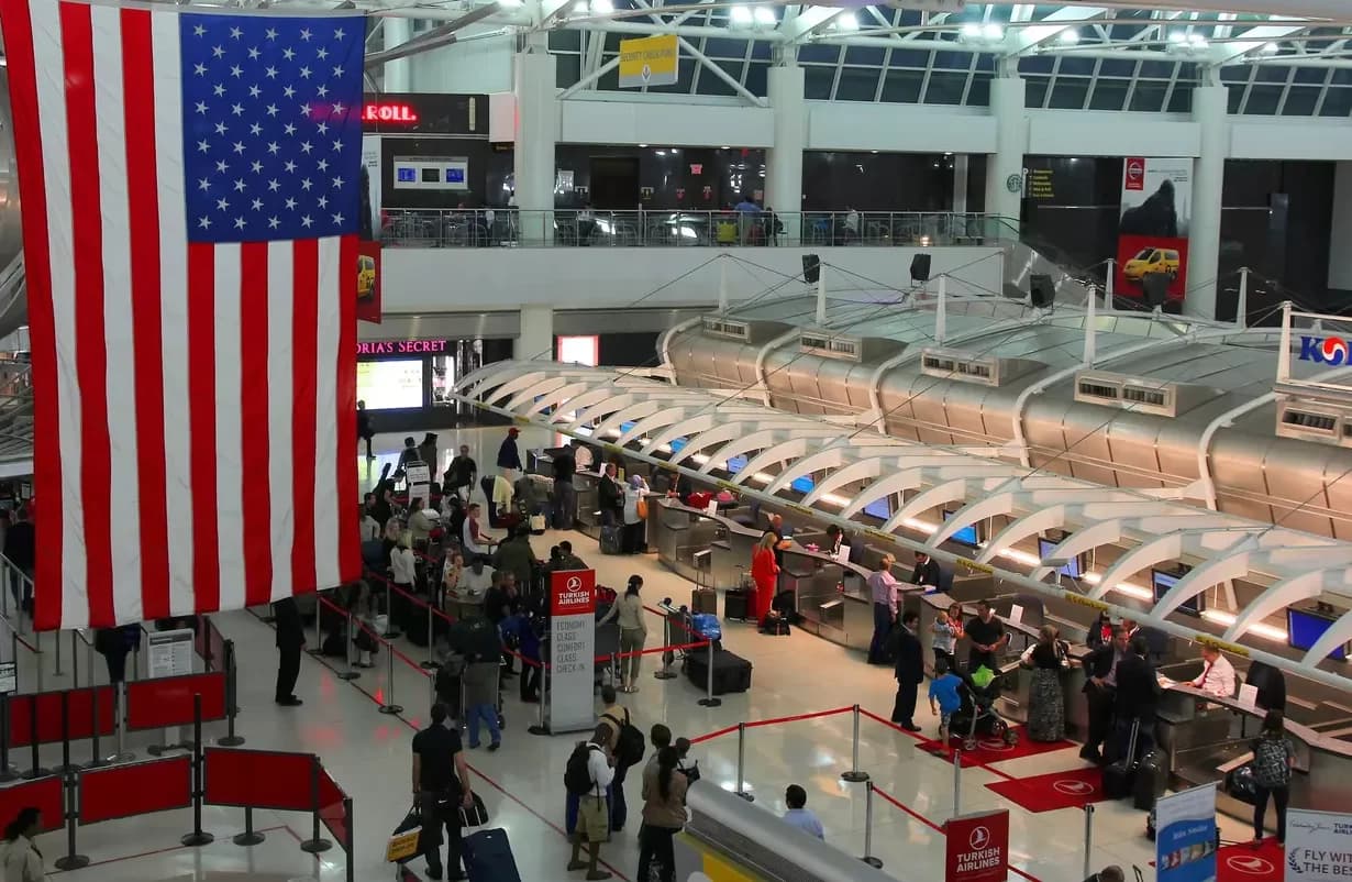 USA : le secteur de l'aviation propose des services de garderie et des iPhones gratuits pour attirer les travailleurs