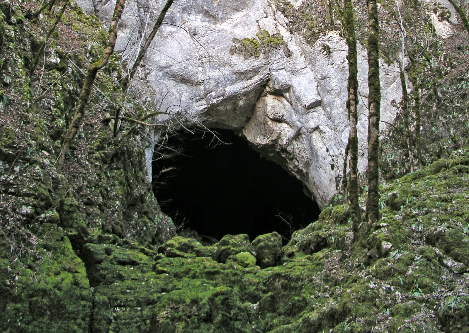 Azilal....Deux chasseurs de trésors morts ensevelis dans une grotte