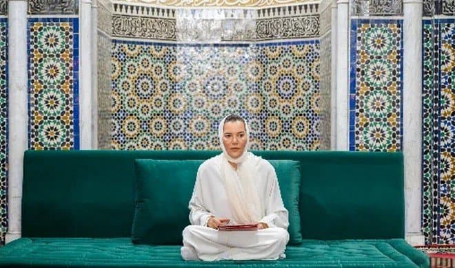Une veillée religieuse en l'honneur du 25e anniversaire du décès de Feu Sa Majesté le Roi Hassan II, présidée par la Princesse Lalla Hasnaa.