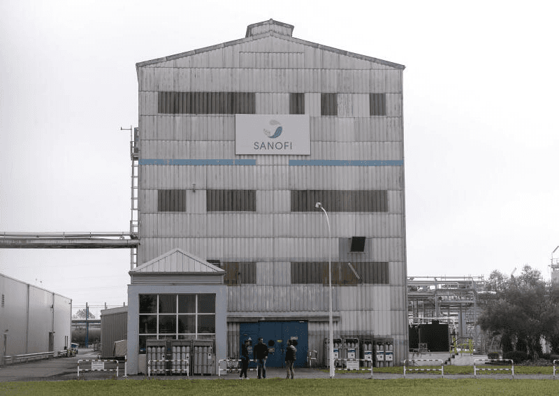 Dépakine : autour de l’usine Sanofi de Mourenx, des familles brisent le silence sur les maladies de leurs enfants.