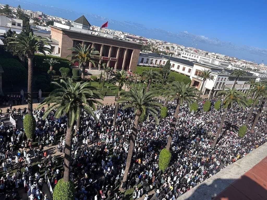 Manifestation massive des enseignants au Maroc pour la révocation du nouveau système éducatif.