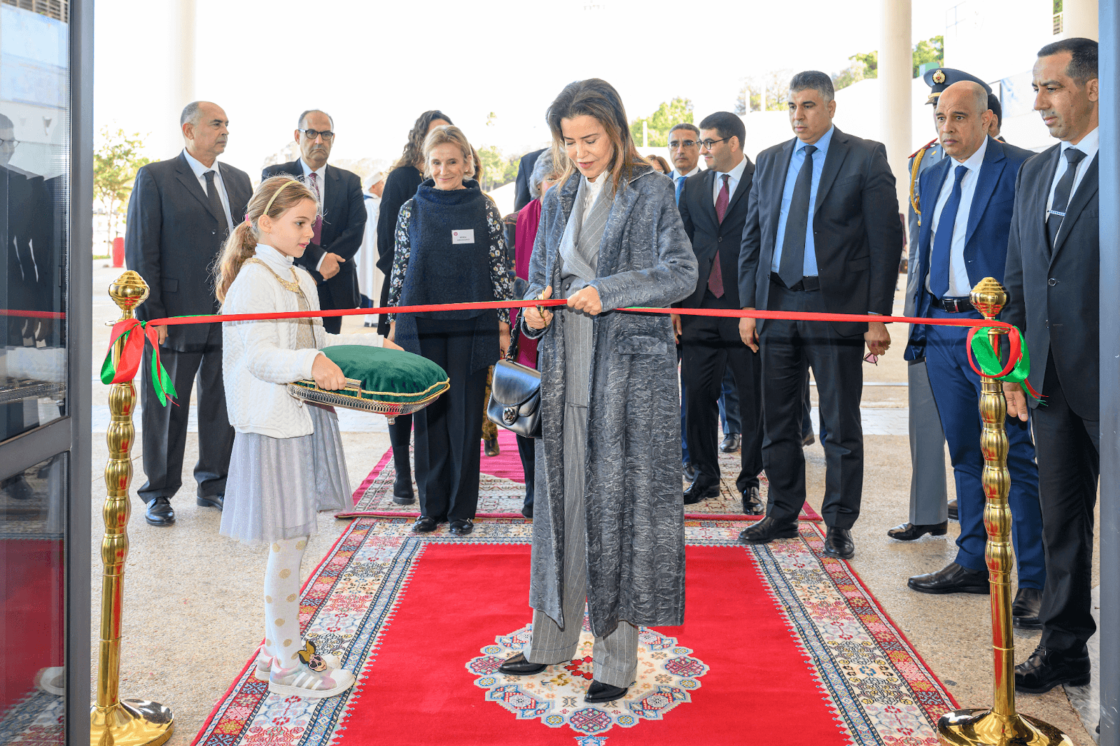 Princesse Lalla Meriem préside la cérémonie d'inauguration du Bazar de bienfaisance du Cercle diplomatique.