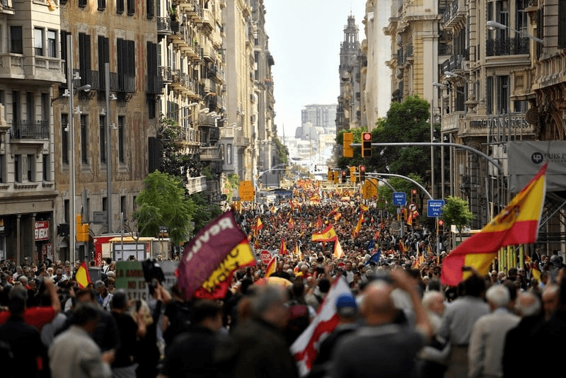 L'intensification des discours racistes contre les Marocains lors des manifestations de la droite espagnole pendant les élections.