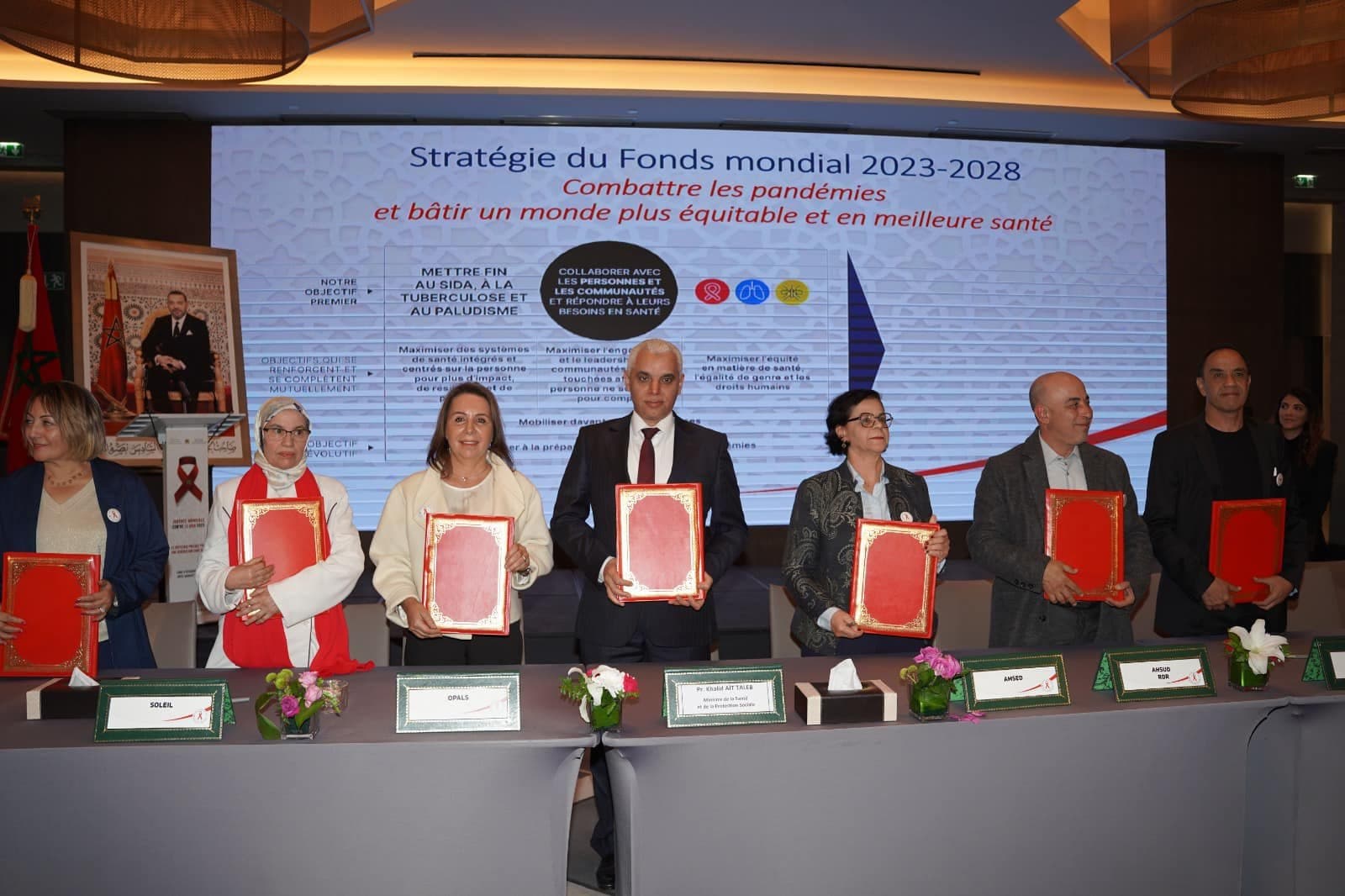 Signature d'accords stratégiques pour la lutte contre le VIH.