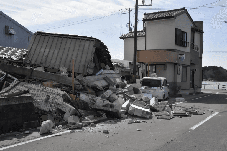 Un séisme de magnitude 7,4 frappe le Japon.