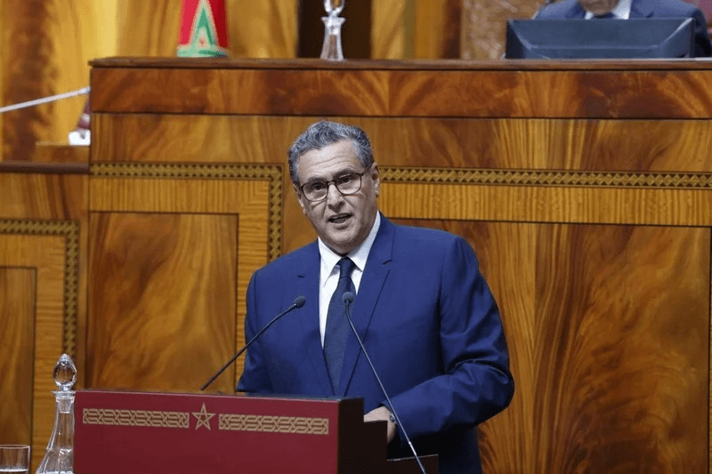 Le gouvernement dément toute déduction de la valeur d'aide sociale directe.