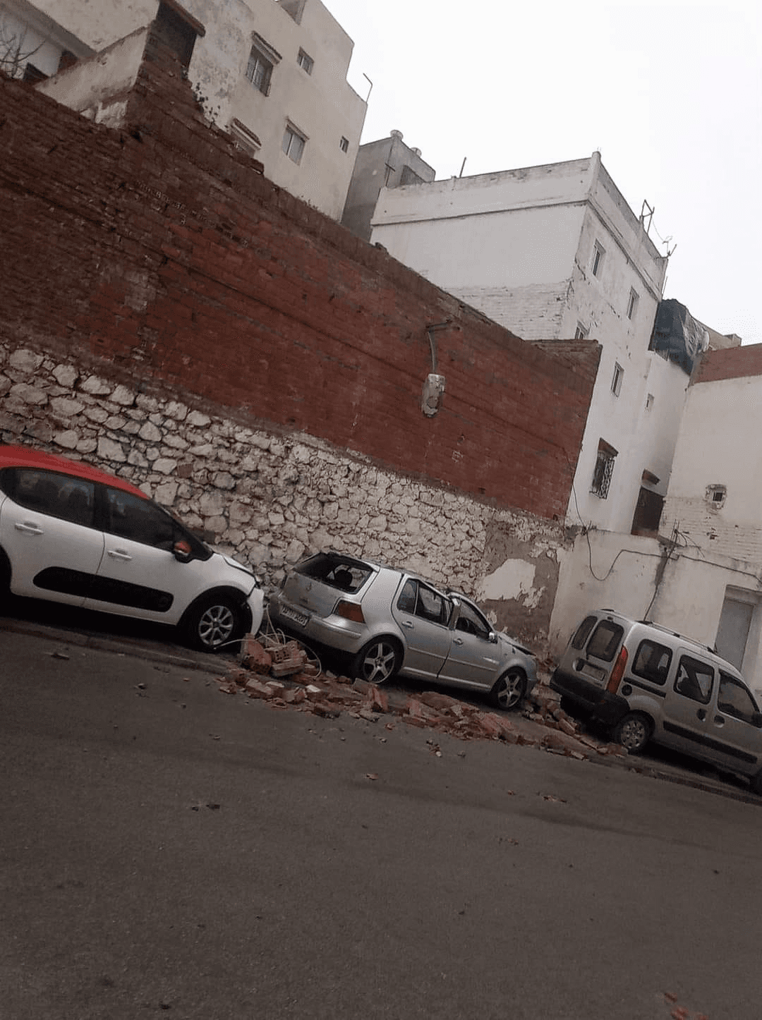 Tempête à Tétouan : Dégâts matériels et interruption partielle des études en raison des forts vents.