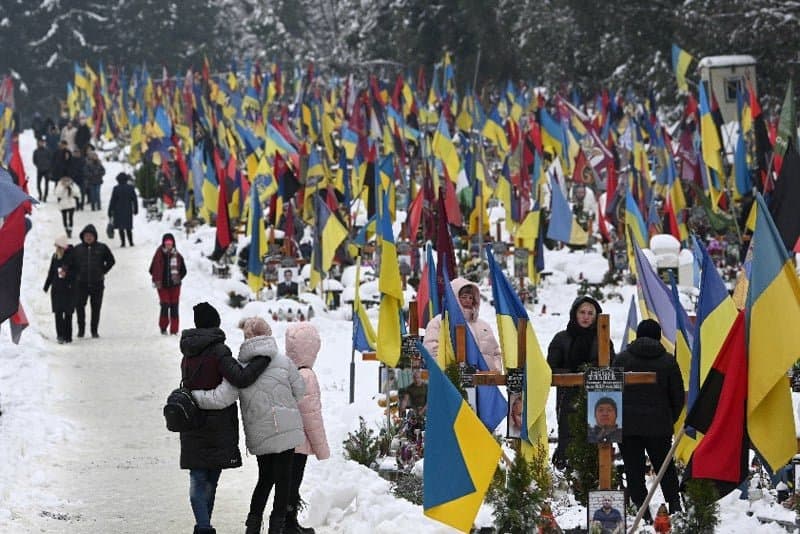 Les tensions militaires s'intensifient en Ukraine.