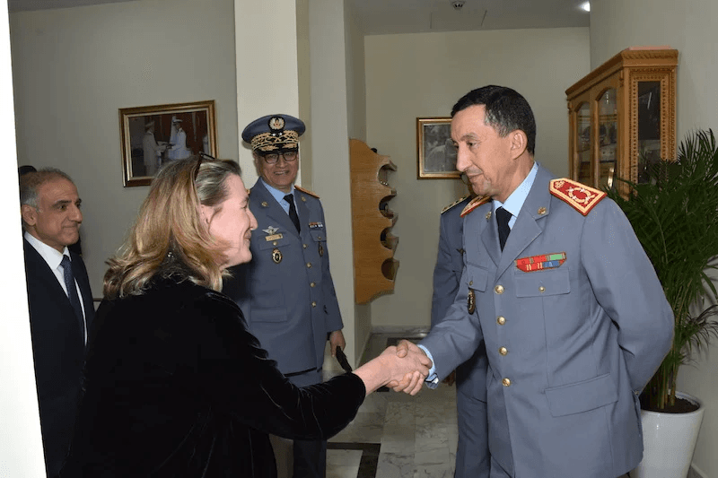L'Inspecteur Général des FAR s'entretient avec le sous-secrétaire américain à la Défense pour les affaires africaines.