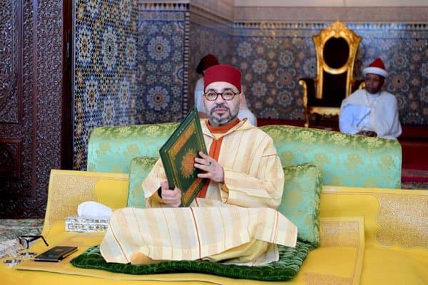 Sa Majesté le Roi préside la quatrième causerie de la série des causerie hassaniennes du Ramadan