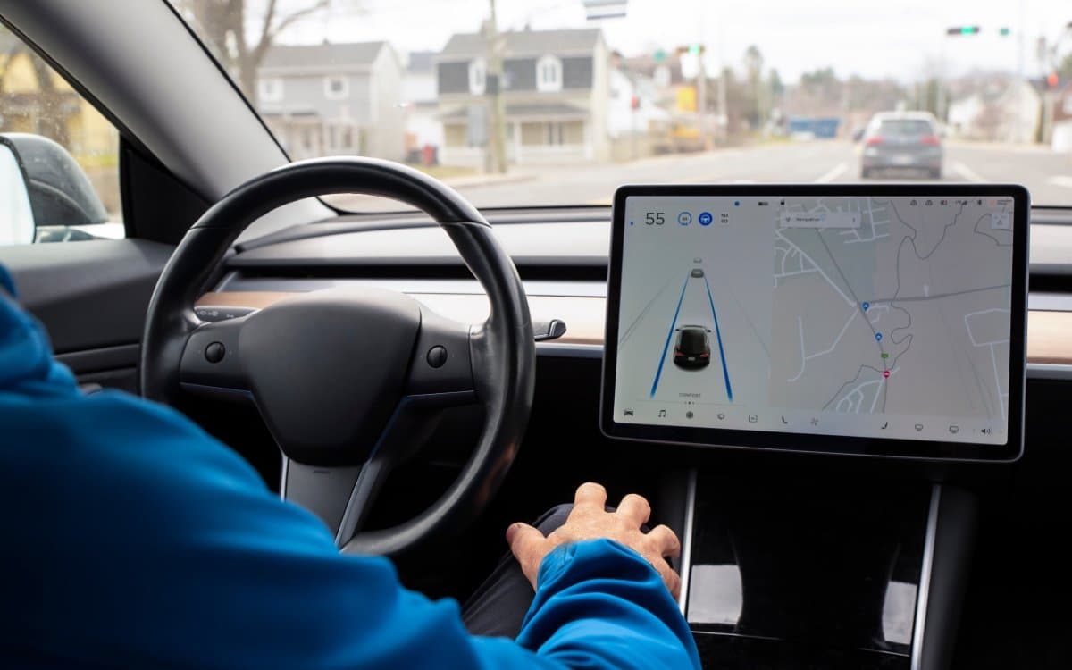 Les Technologies de Conduite Autonome de Tesla : Évaluations Faibles de la Sécurité Routière