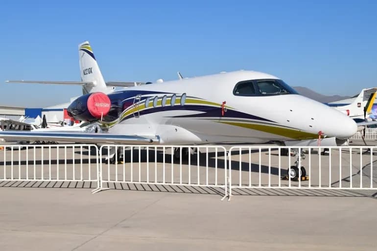Le Chili exclut les entreprises israéliennes de sa plus grande exposition aéronautique .