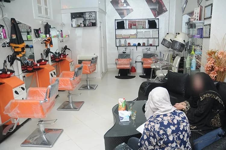 Enquête sur le blanchiment d'argent dans les salons de beauté