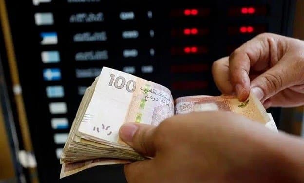 Le taux de change du dirham diminue par rapport au dollar.