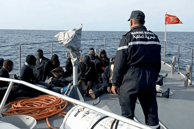 La Marine Royale sauvent 58 migrants clandestins en route vers les îles Canaries.