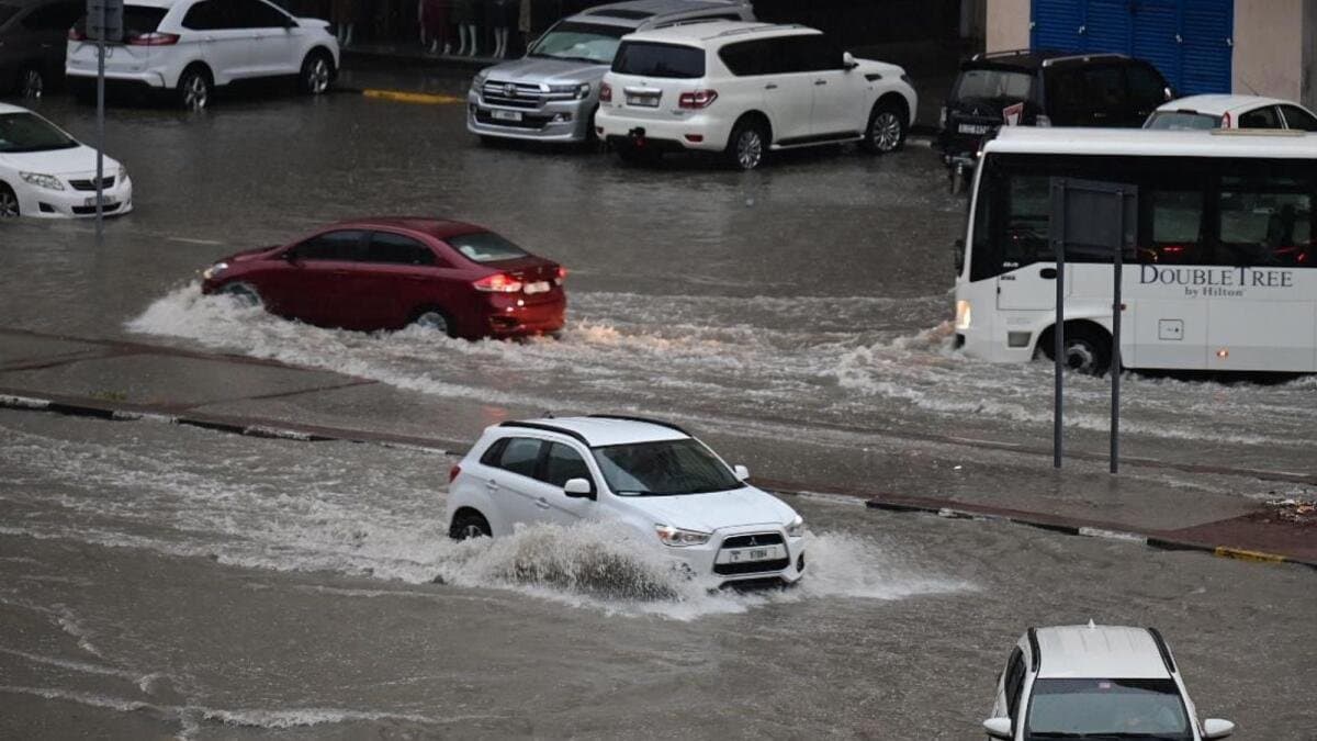 Tempête à Dubaï : Pluies torrentielles et vents violents perturbent les activités aériennes et routières