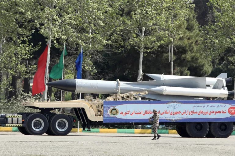 "Nouvelles sanctions contre l'Iran : Washington et Londres répondent à cette attaque sans précédent"