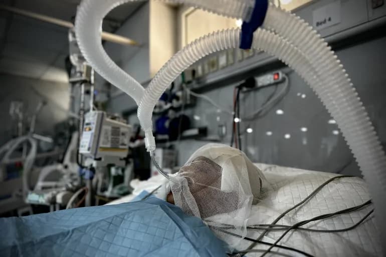 Après son retour à la vie, l'enfant Tawfiq Abu Youssef rend son dernier souffle à Gaza