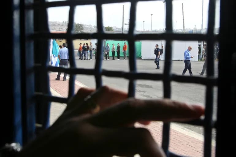 C'est ainsi qu'un ingénieur palestinien a quitté le centre de détention israélien de Sde Teman ?