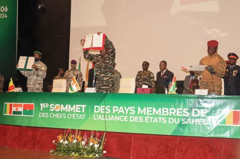 Journal russe : Voici comment Moscou profite de la mise en place d'une alliance militaire par 3 pays africains