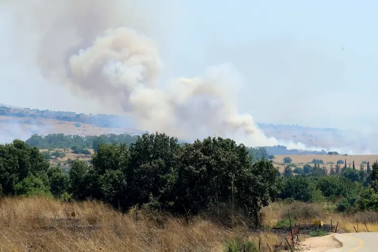 Le Hezbollah attaque des sites israéliens et l’occupation bombarde le sud du Liban au phosphore