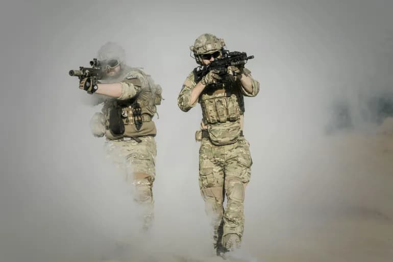 Le « moment Oppenheimer » de l'intelligence artificielle : les armes autonomes prennent d'assaut le champ de bataille
