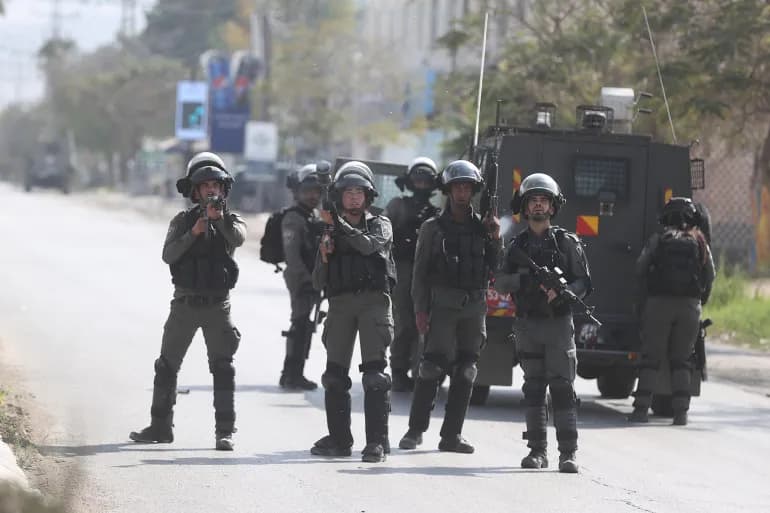 L'occupation arrête 30 Palestiniens en Cisjordanie et mène de nouvelles incursions