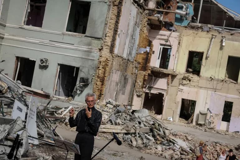 La Russie attaque Kyiv et l’Ukraine cible Belgorod