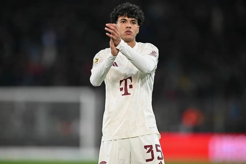Vincent Kompany garde un œil sur Adam Aznou : Vers une promotion au Bayern Munich ?