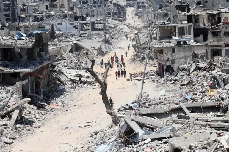 Des dizaines de martyrs dans les ruelles et des maisons incendiées après le retrait de l'occupation de Tal al-Hawa et al-Sinaa à Gaza