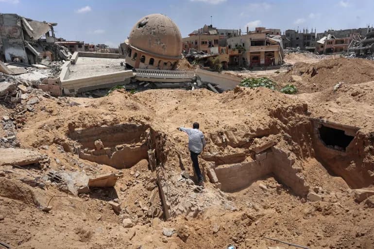 Raids sur Gaza et un officier israélien nie l'histoire de la destruction des tunnels