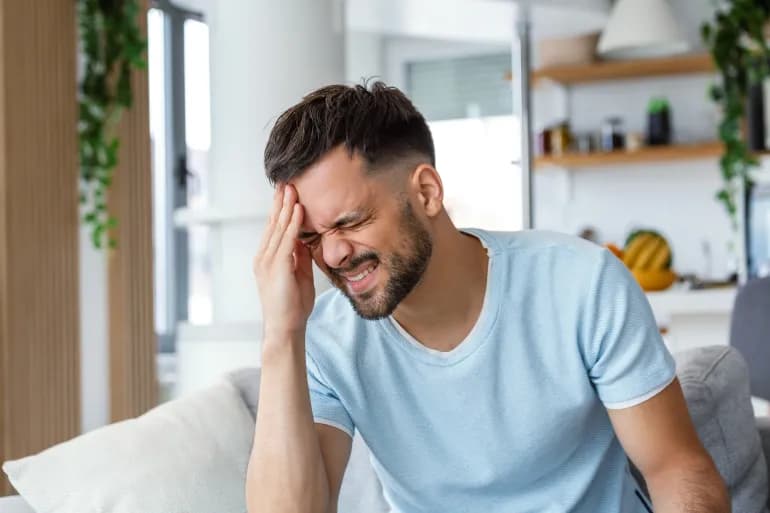 Syndrome du côlon irritable et maux de tête. Y a-t-il une relation entre eux ?