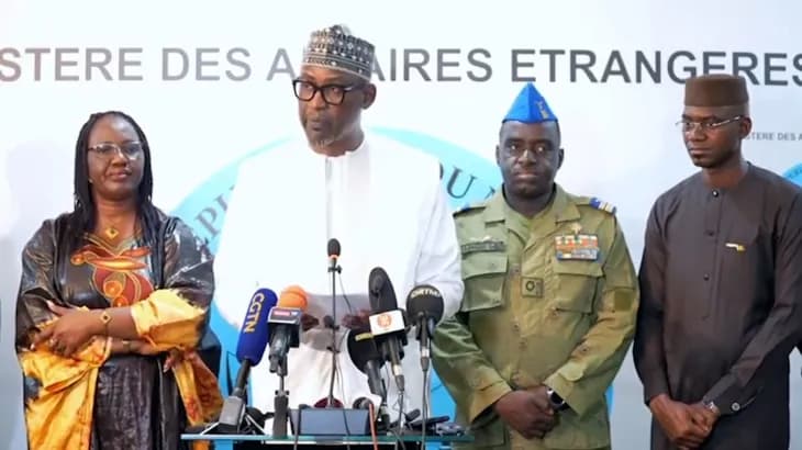 L’Occident ou la Russie… Que veulent les dirigeants de la ceinture putschiste africaine ?