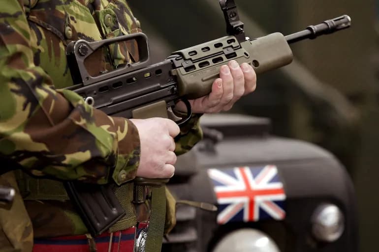 The Times : La Grande-Bretagne reporte de plusieurs semaines la décision d’interdire les exportations d’armes vers Israël