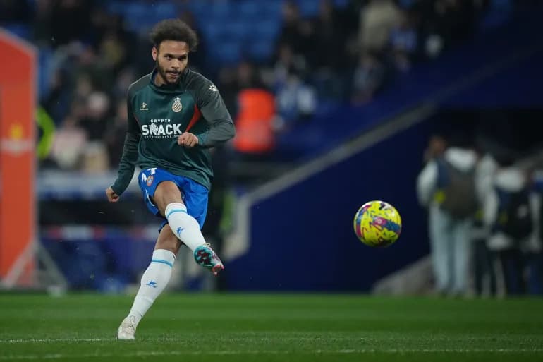 En représailles à sa direction, un ancien attaquant de Barcelone cherche à racheter l'Espanyol