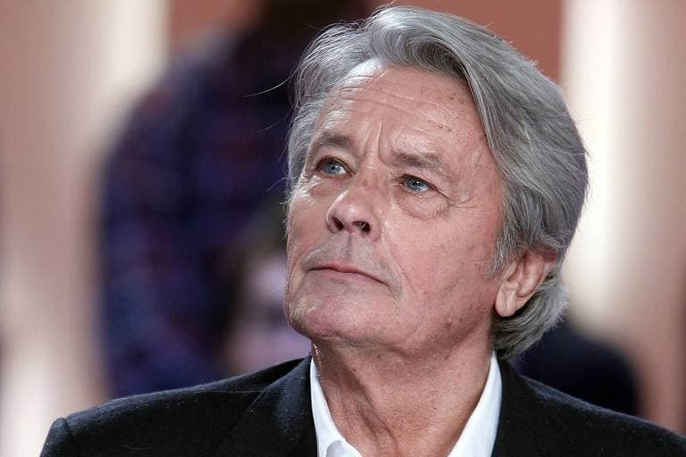 Fraude électronique utilisant l'image du regretté acteur Alain Delon