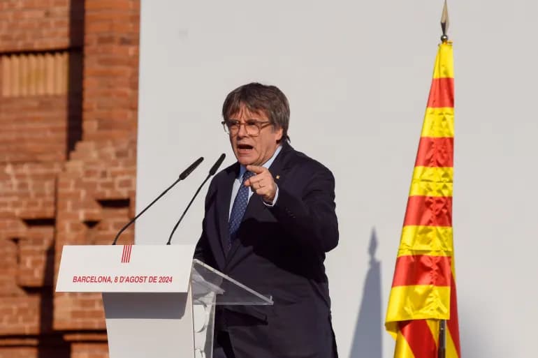Action judiciaire après la comparution surprise du leader séparatiste Puigdemont à Barcelone