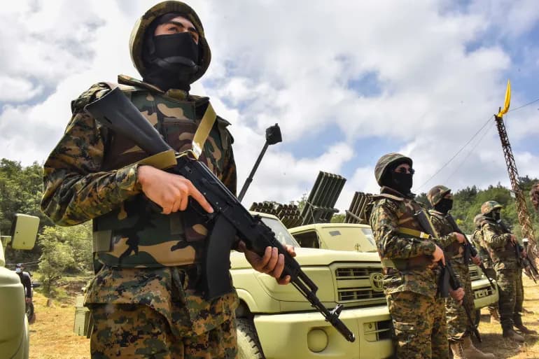 Le Hezbollah cible plusieurs casernes et Israël annonce l'assassinat d'un chef de l'unité Radwan