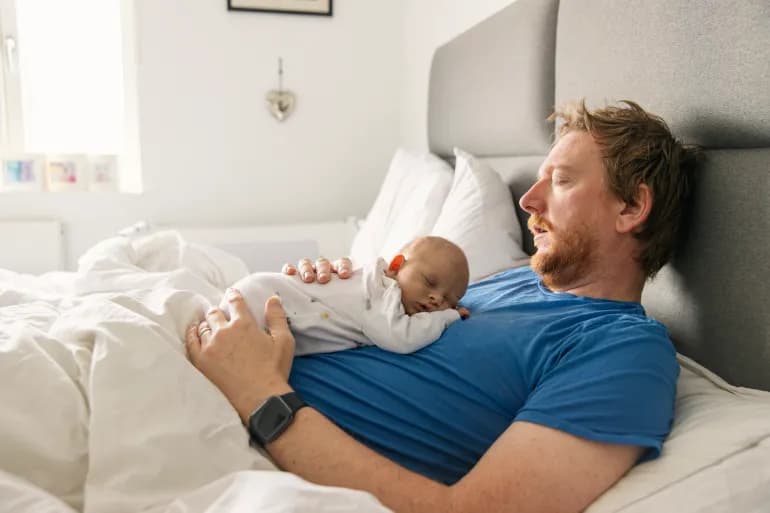 Étude : Un nouveau-né fait rétrécir le cerveau de ses parents