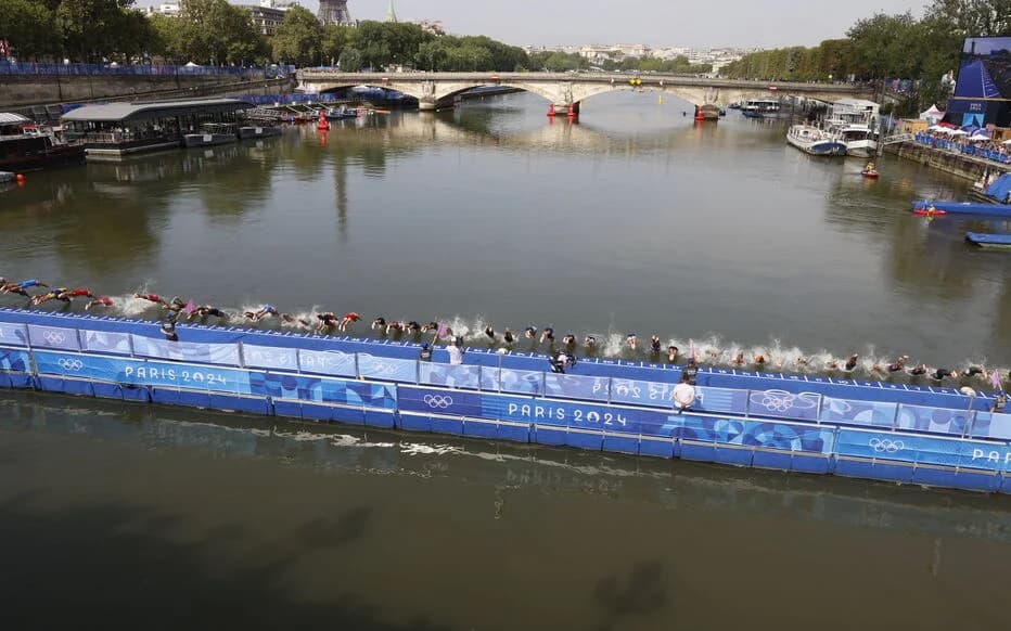 Pollution de la Seine : Annulation des Entraînements de Natation aux JO de Paris