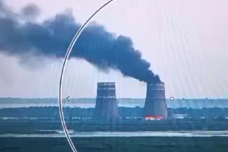 La Russie et l'Ukraine échangent des accusations suite à l'incendie de la centrale nucléaire de Zaporozhye