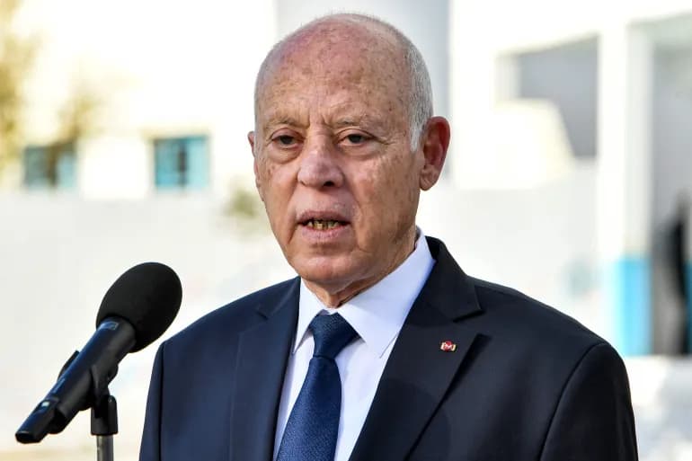 Le président tunisien procède à un remaniement ministériel avant les élections présidentielles