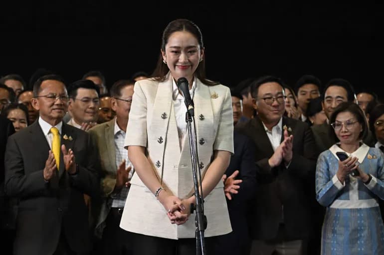 Le jeune homme politique Paitongtarn Shinawatra est élu pour devenir le plus jeune Premier ministre de Thaïlande
