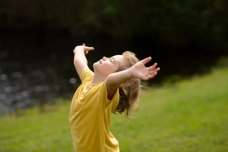Étude : les enfants qui sautent le petit-déjeuner sont moins heureux de leur vie