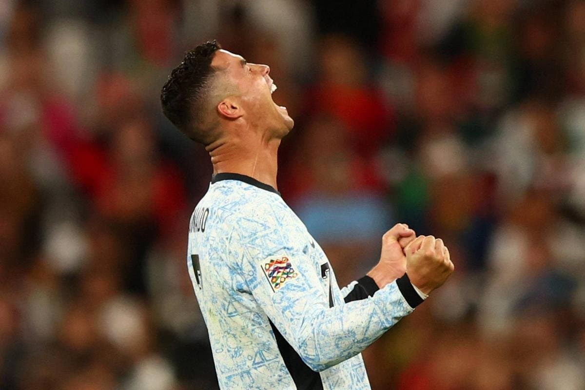 Cristiano Ronaldo célèbre son 900e but en carrière