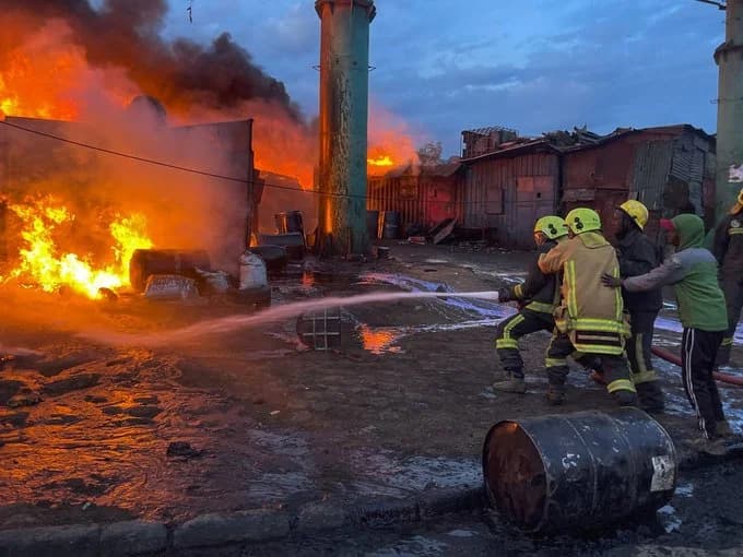 Un Incendie dans une École Kényane Fait 17 Morts parmi les Élèves