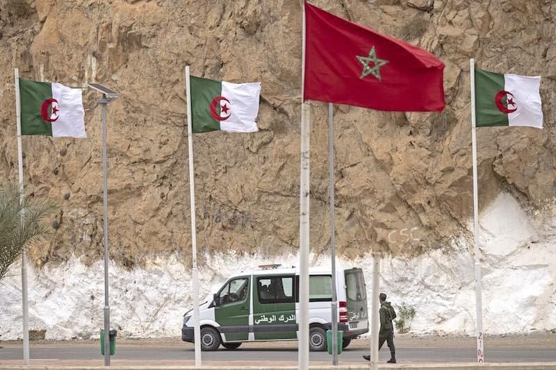 L'Algérie remet 60 jeunes marocains détenus au Maroc