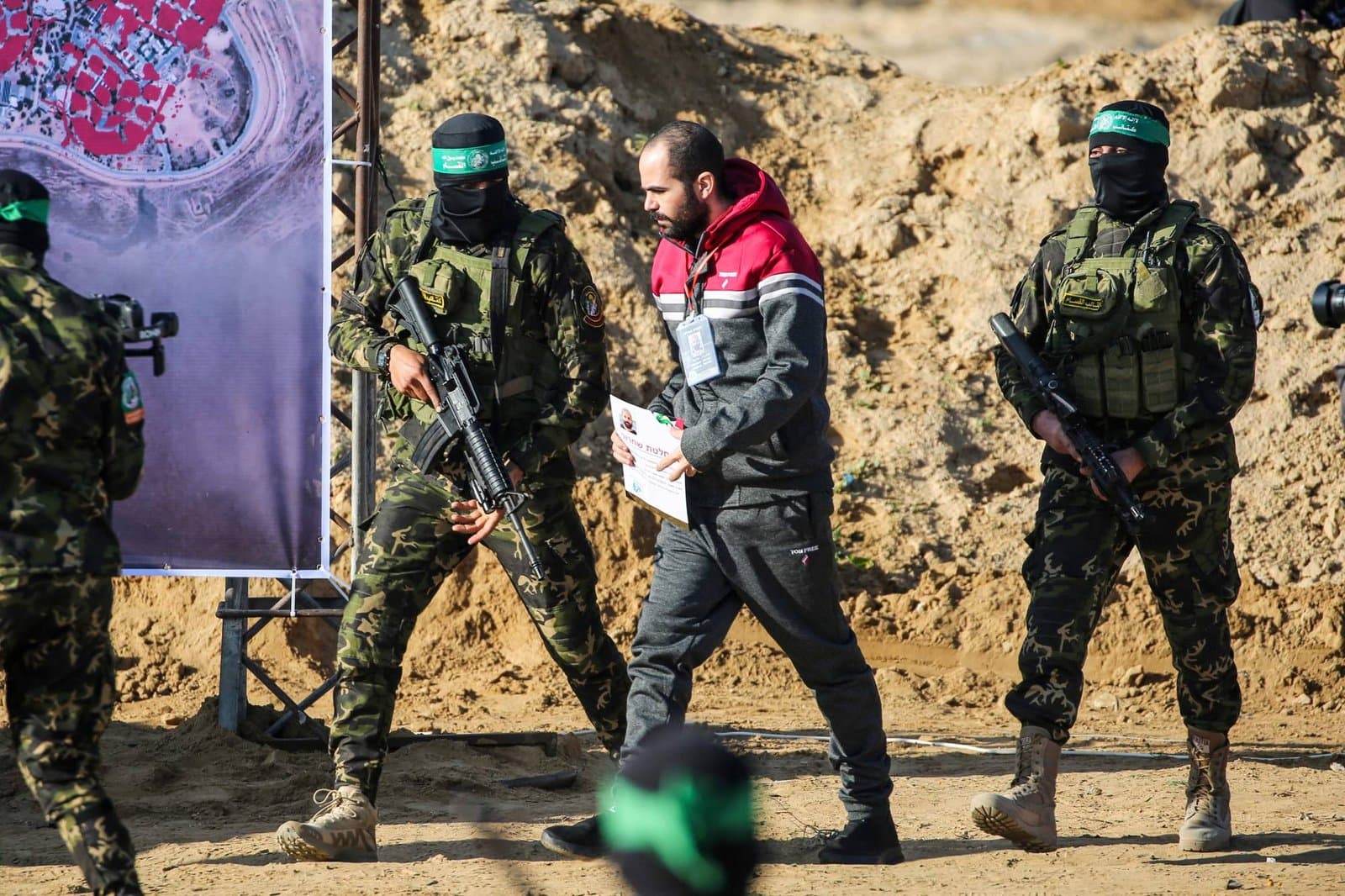 Israël reçoit deux otages libérés par le Hamas à Gaza